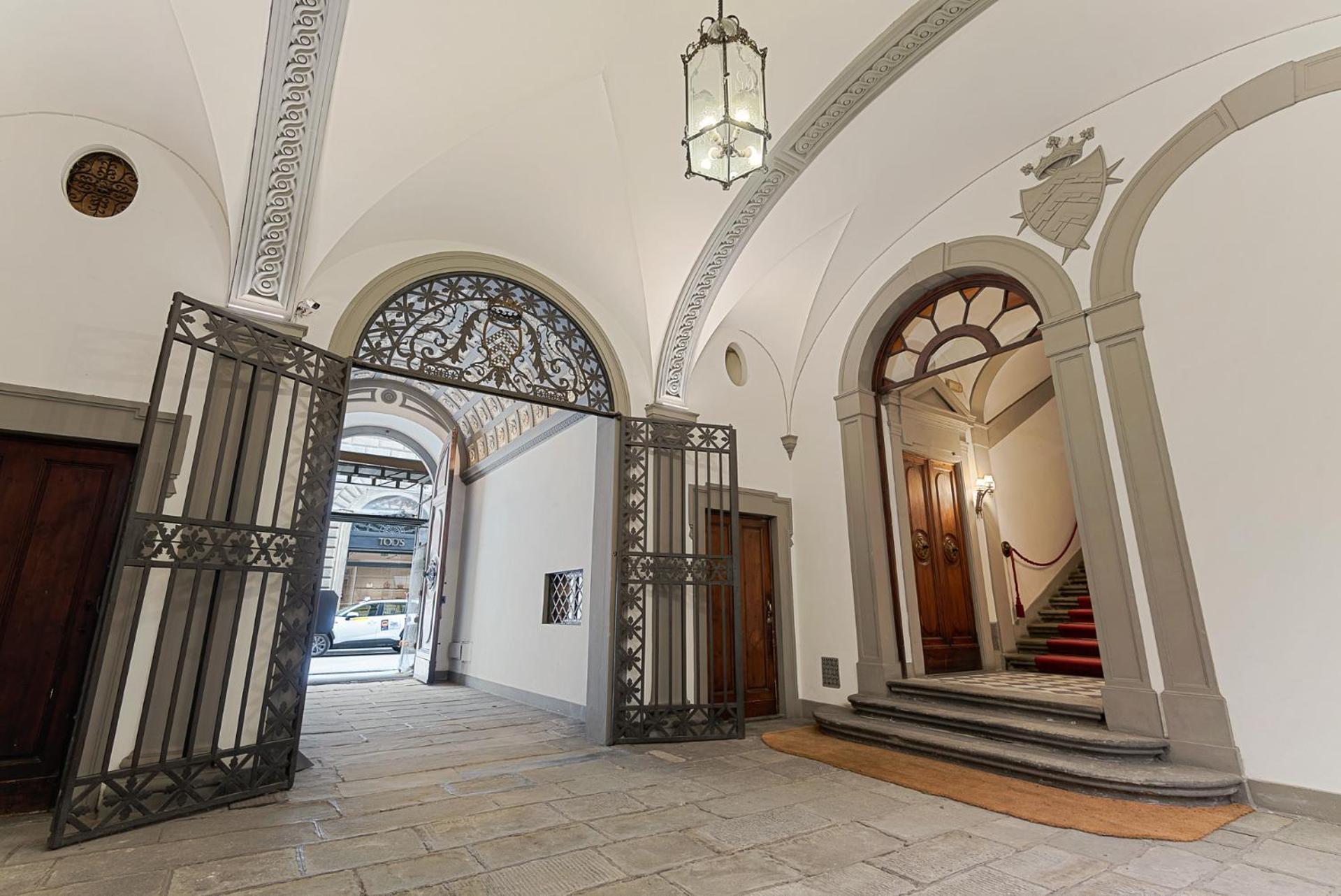 Tornabuoni Living - Luxury Apartments Collection フィレンツェ エクステリア 写真